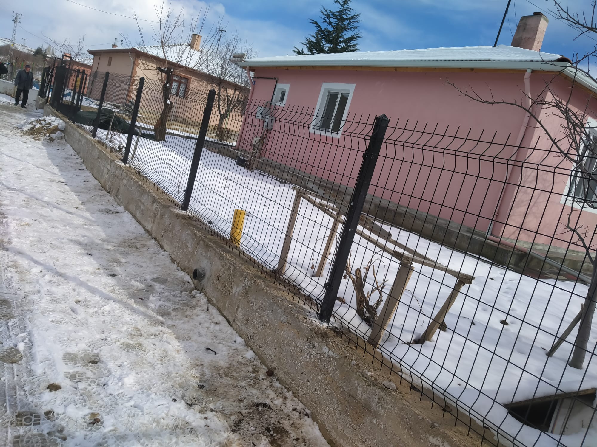 bahçe teli